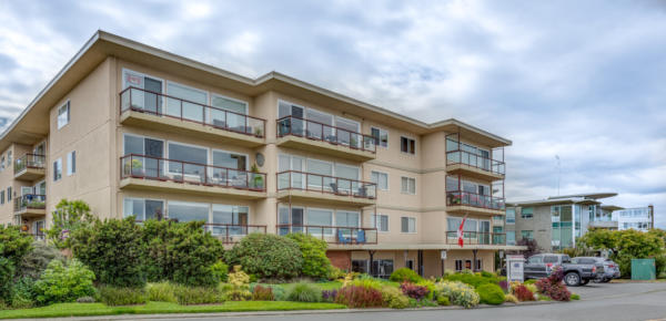 1270 Beach Dr  -Vista Towers on the Oak Bay Water front