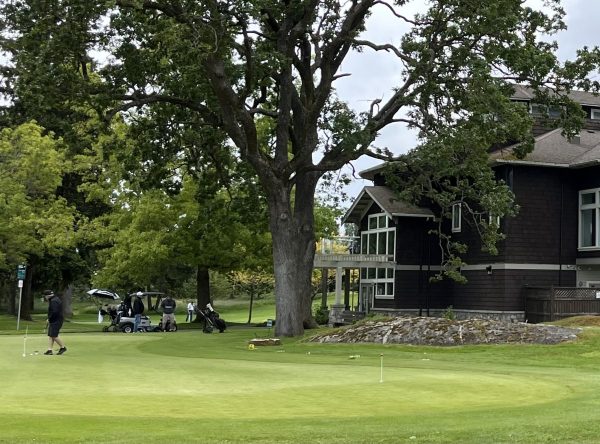 Cedar Hill Golf and club house with restaurant
